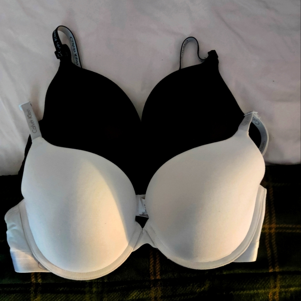 2 calvin klein bras (36D)